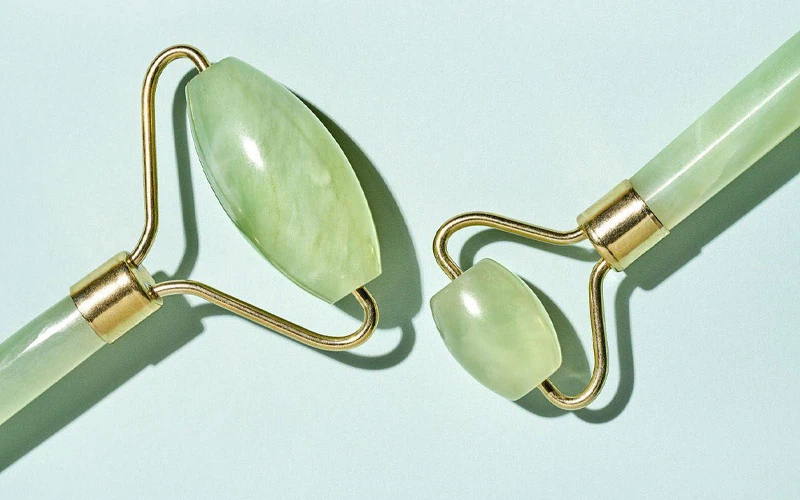 what to use with jade face roller